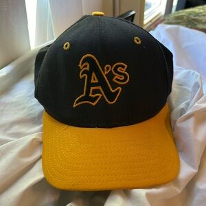 Vintage Black and Yellow New Era Pro Model Oakland A's Logo Cap